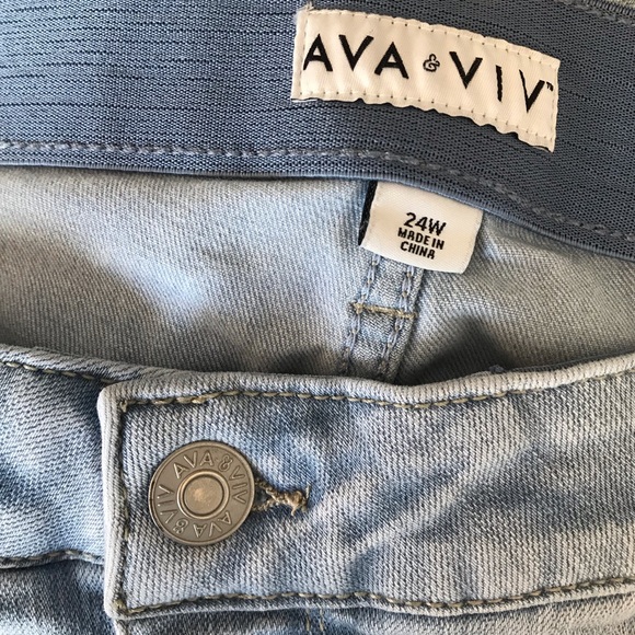 🔴 4/$15 Ava & Viv Women’s 24W Target Classic Light Wash Blue Denim Jeans in EUC - Picture 13 of 15